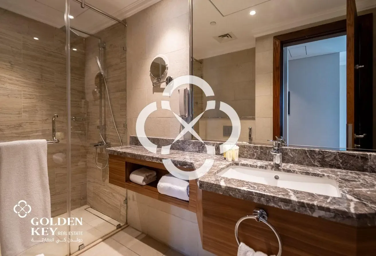 Beach Access| Bills Included | Weekly Housekeeping