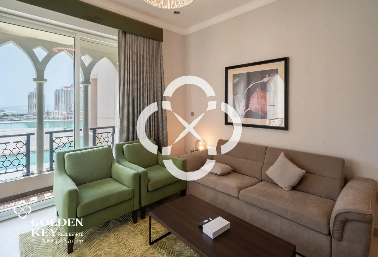 Beach Access| Bills Included | Weekly Housekeeping