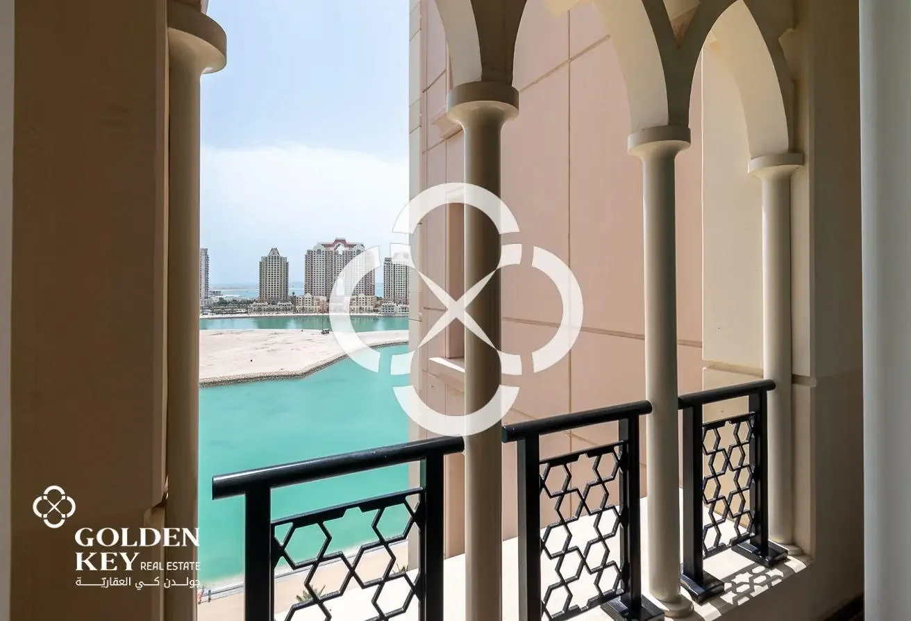Beach Access| Bills Included | Weekly Housekeeping