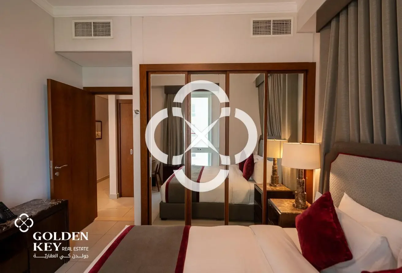Beach Access| Bills Included | Weekly Housekeeping