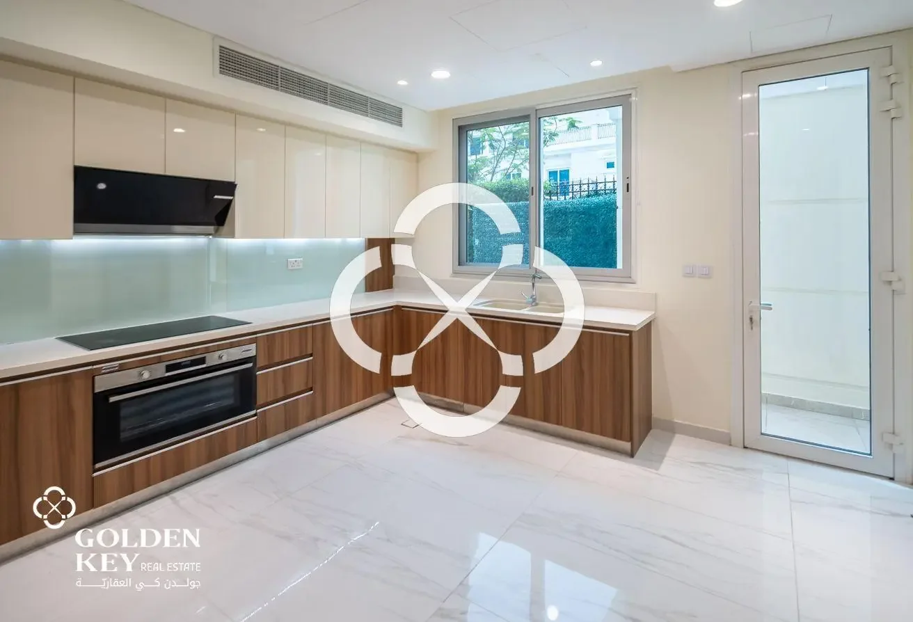 NO COMMISSION | MODERN VILLA 6BR w/ Private Pool