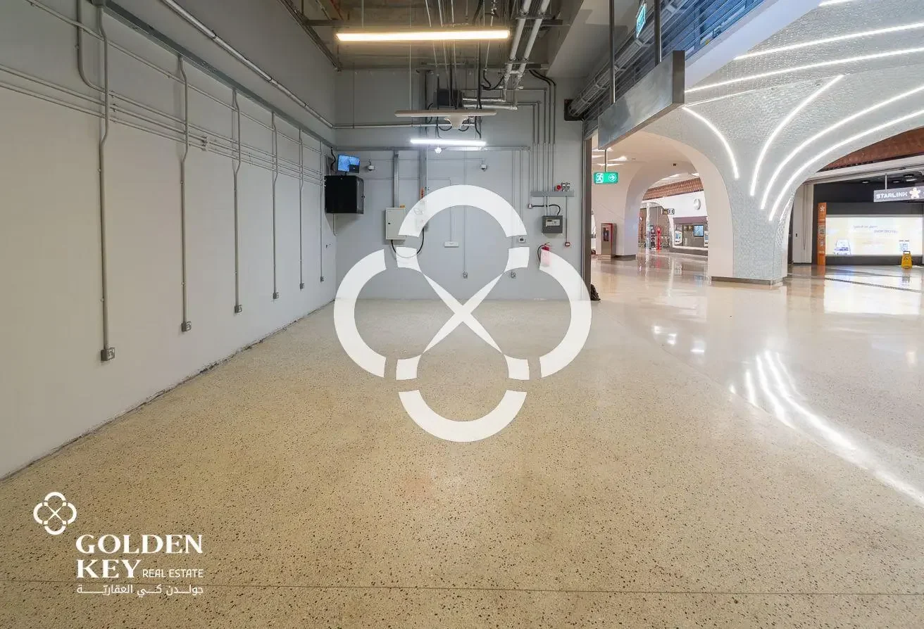 Modern Retail Shop at Airport Metro Station