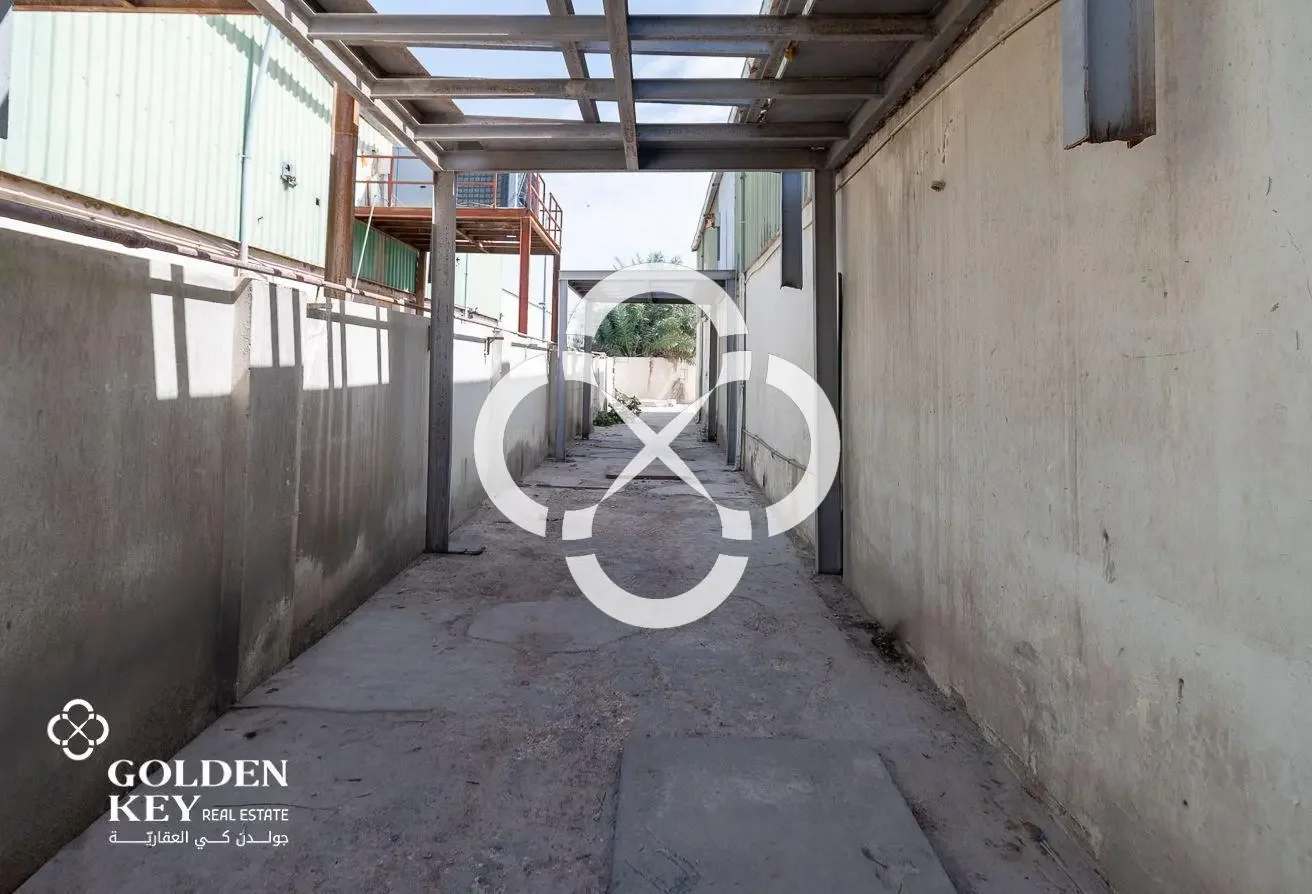 General Warehouse with 5 Rooms | Industrial Area