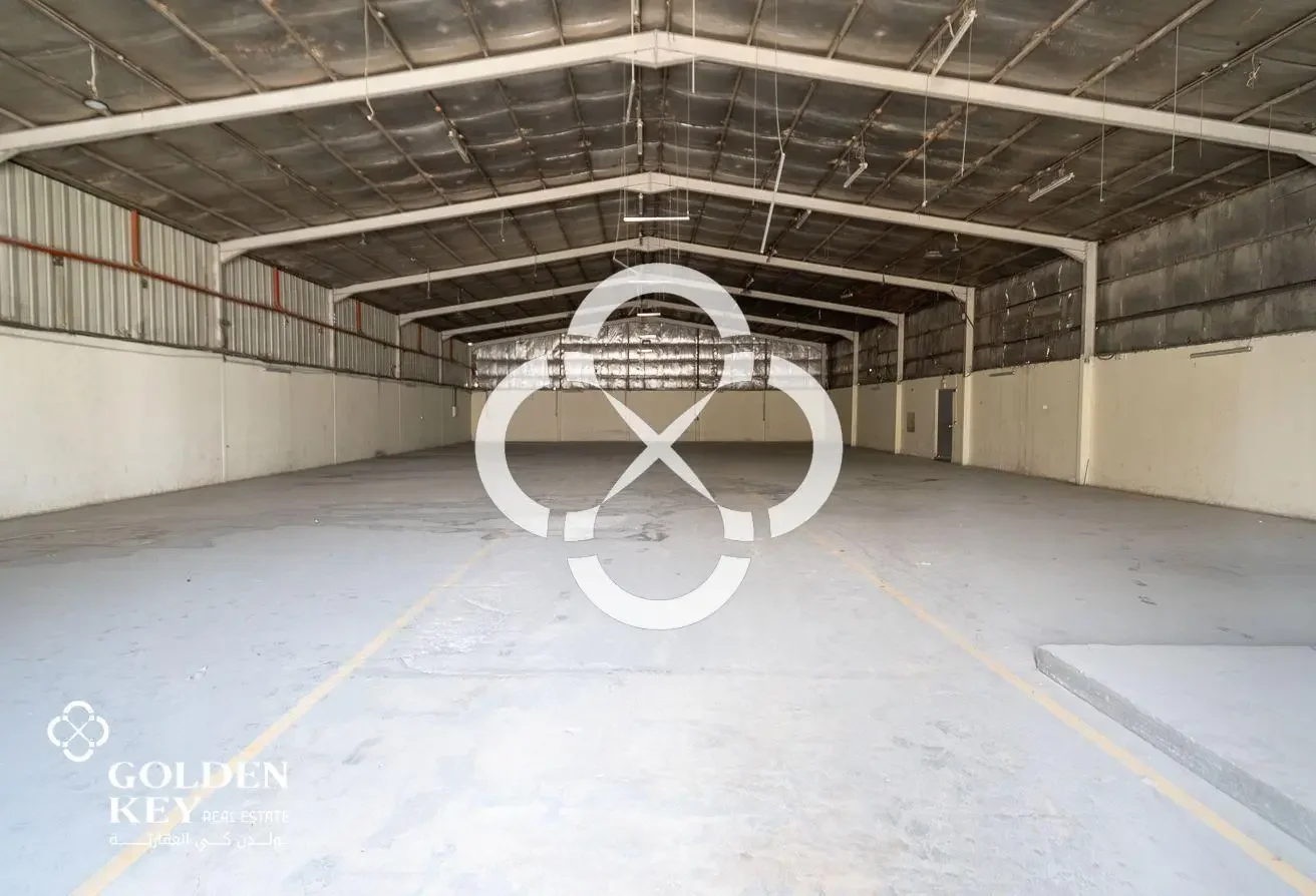 General Warehouse with 5 Rooms | Industrial Area