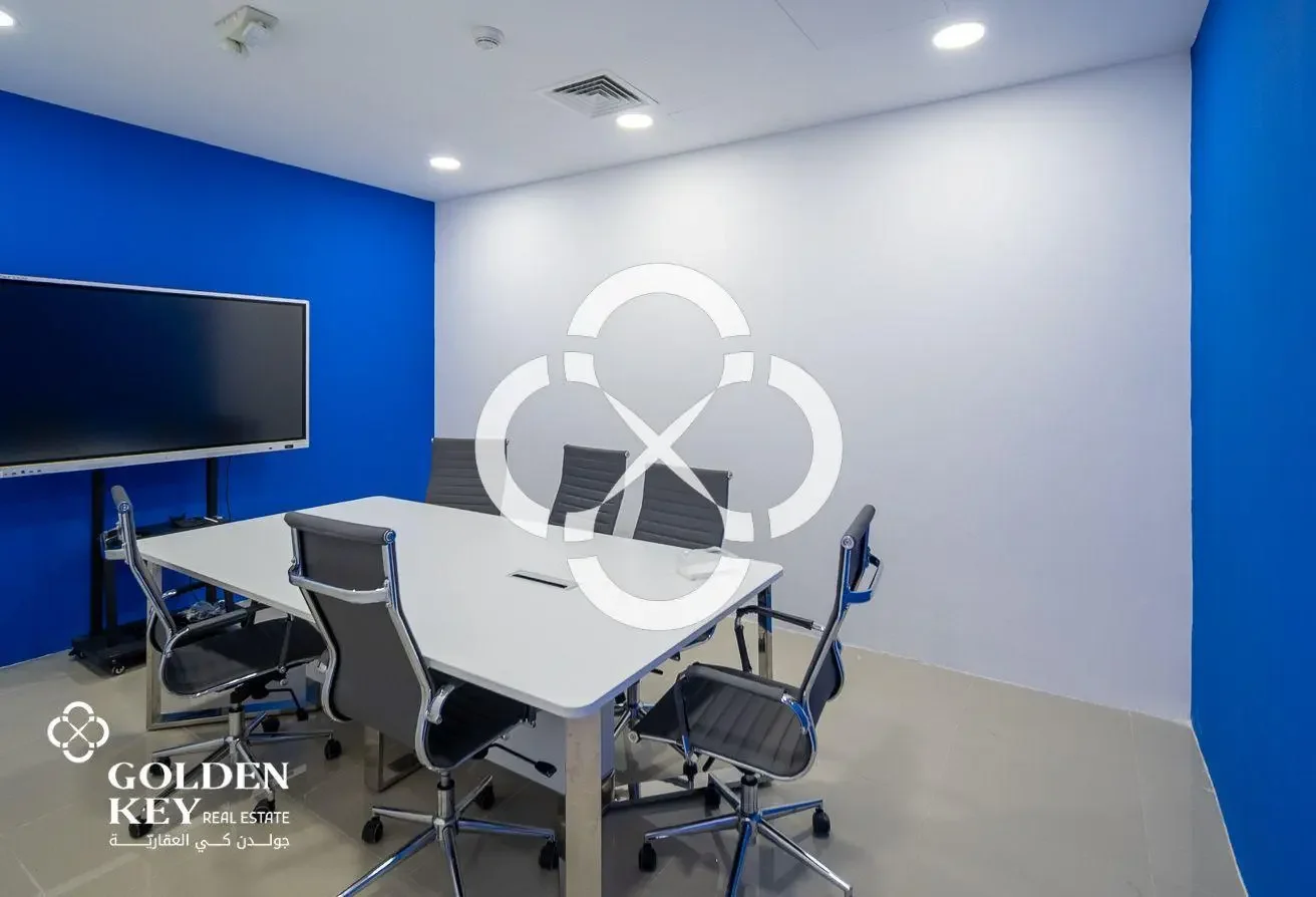 Ready to Use Office in Prime Tower | Foxhills