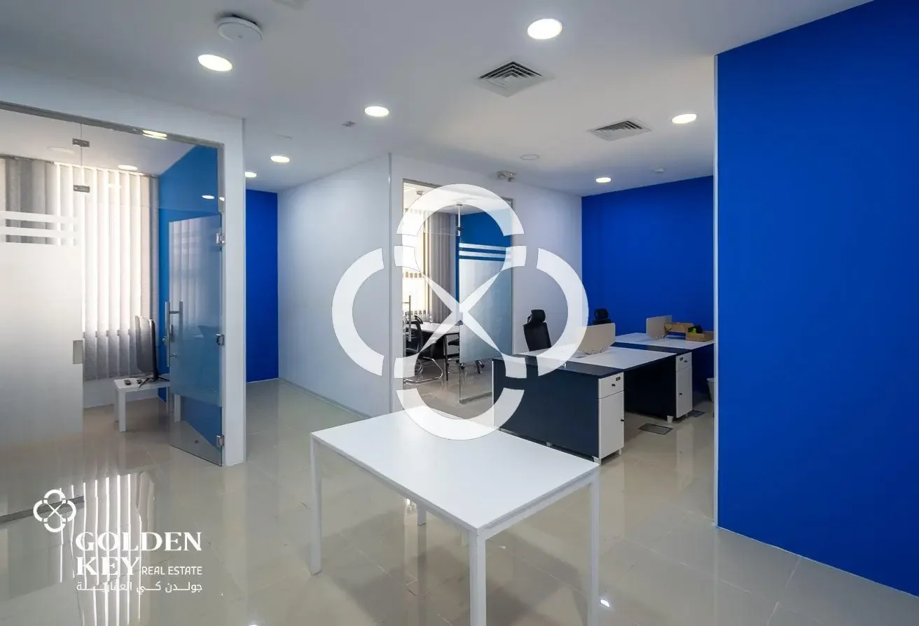 Ready to Use Office in Prime Tower | Foxhills