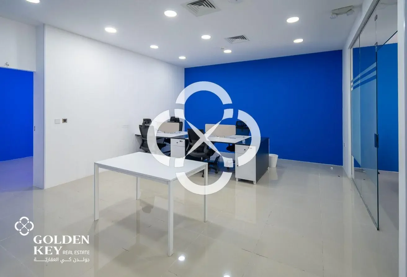 Ready to Use Office in Prime Tower | Foxhills
