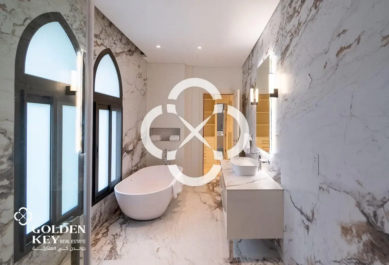 5BR+ | Luxury Villa | Privet pool | Beach access
