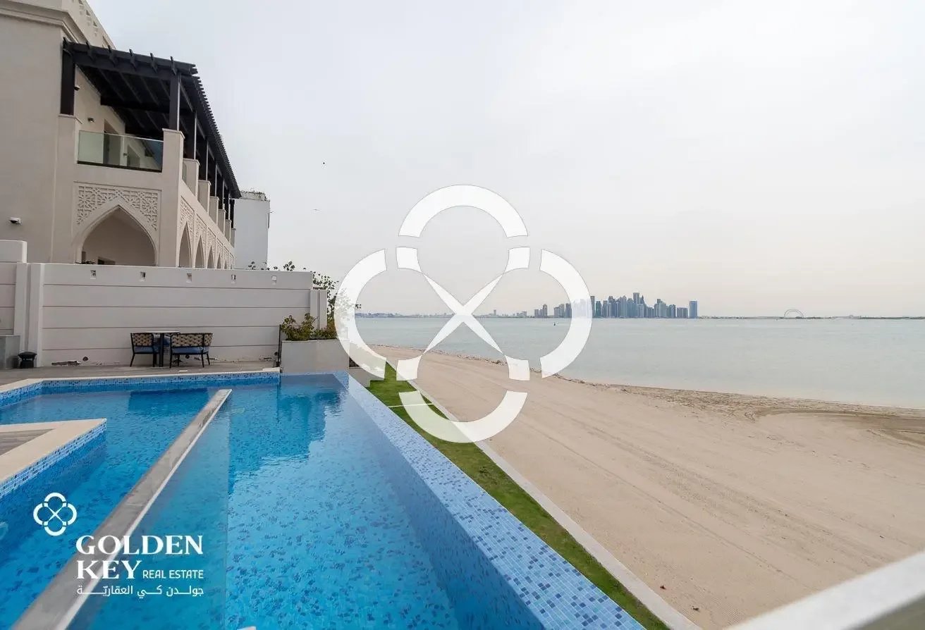 5BR+ | Luxury Villa | Privet pool | Beach access