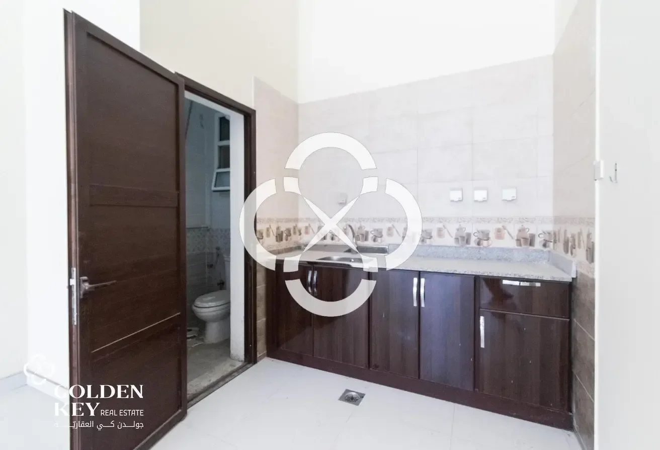 BRAND NEW BUILDING FOR SALE| ACCESSIBLE| 2635 SQM