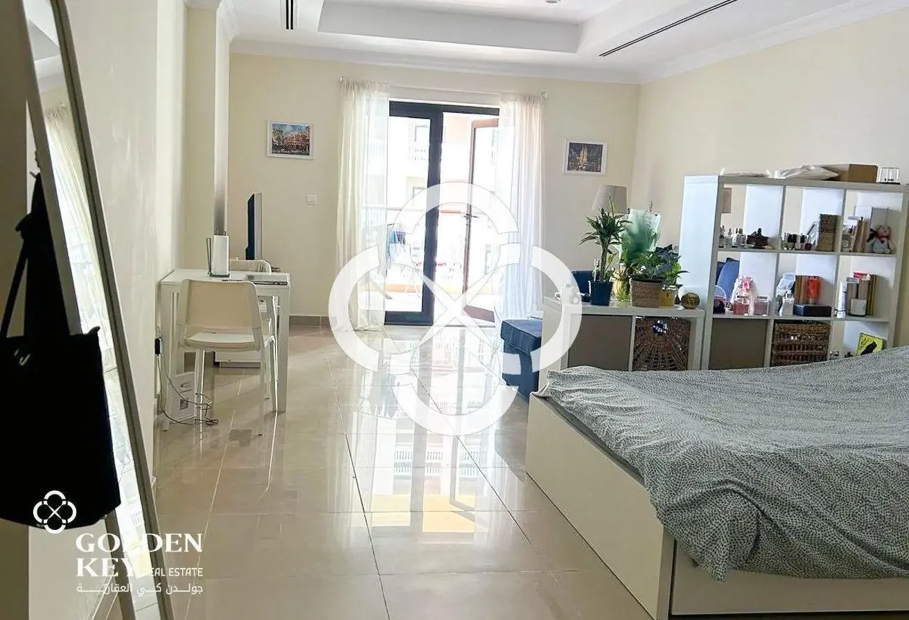 Upgraded | Modern Studio w/ Balcony | Porto Arabia
