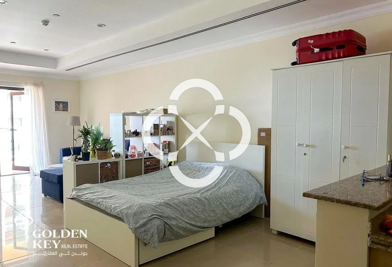 Upgraded | Modern Studio w/ Balcony | Porto Arabia