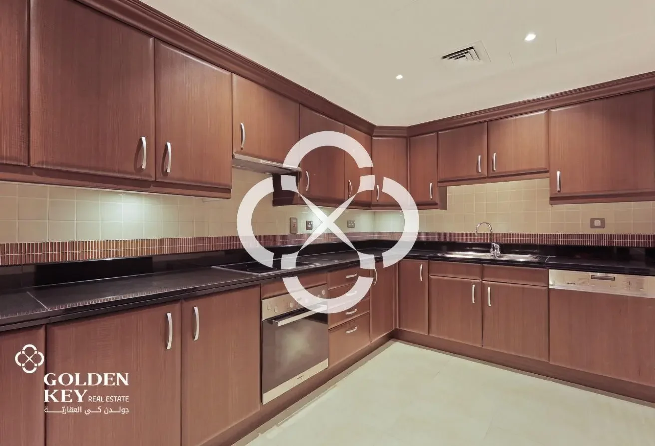 Luxurious 2BR with Balcony | Premium Tower