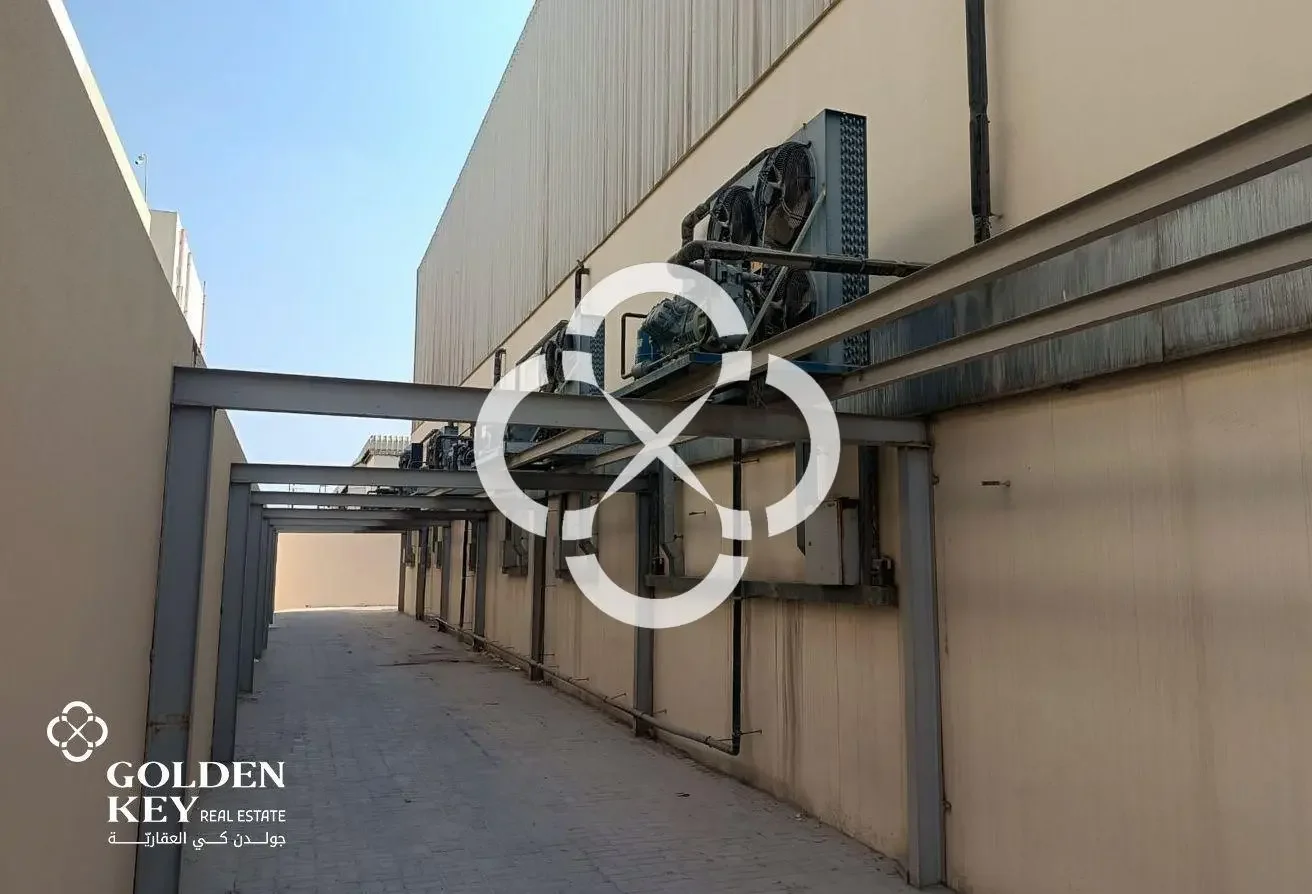 Food Store with Cooling for Sale | Industrial Area