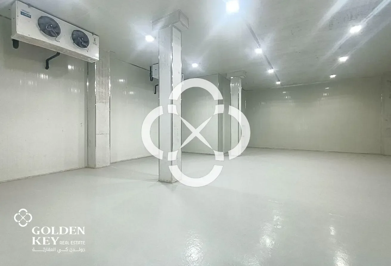 Food Store with Cooling for Sale | Industrial Area