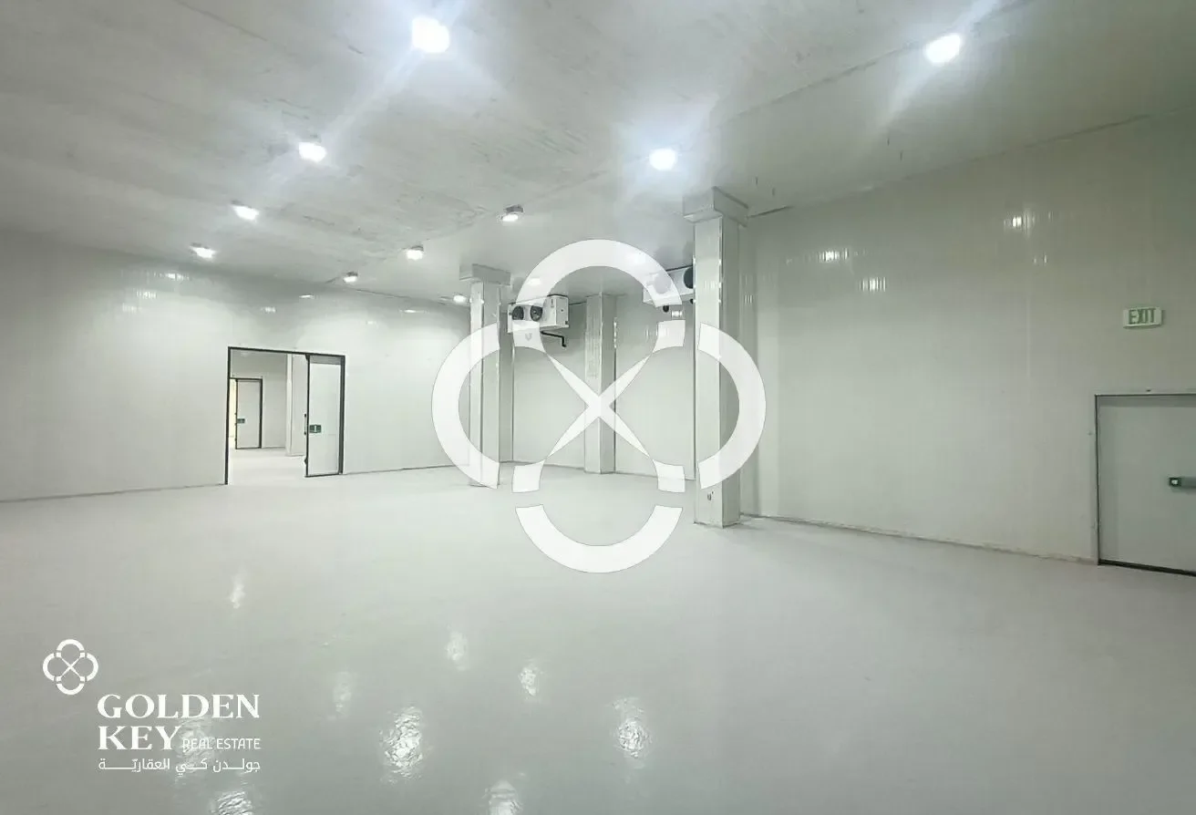 Food Store with Cooling for Sale | Industrial Area