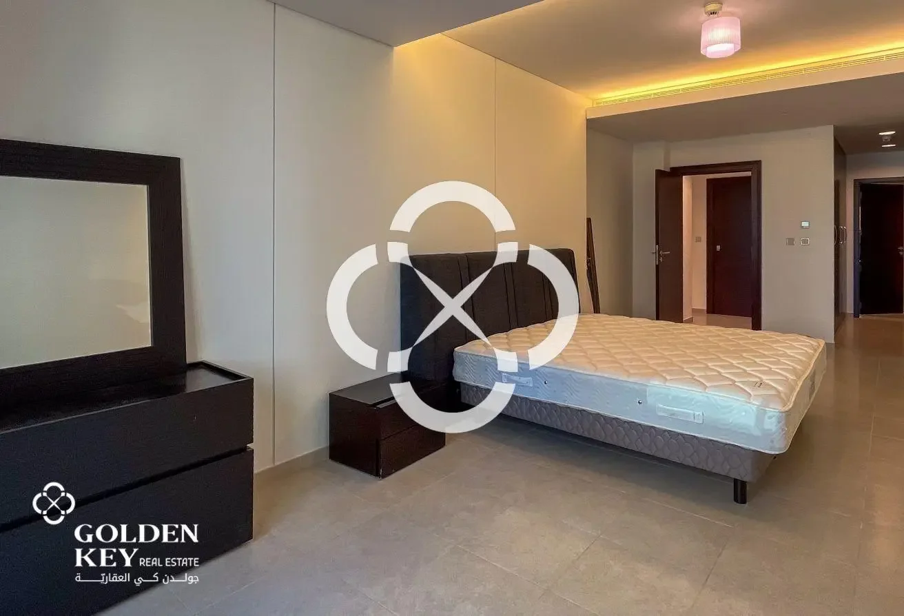 Fully Furnished 2BR with Balcony | Bills Included