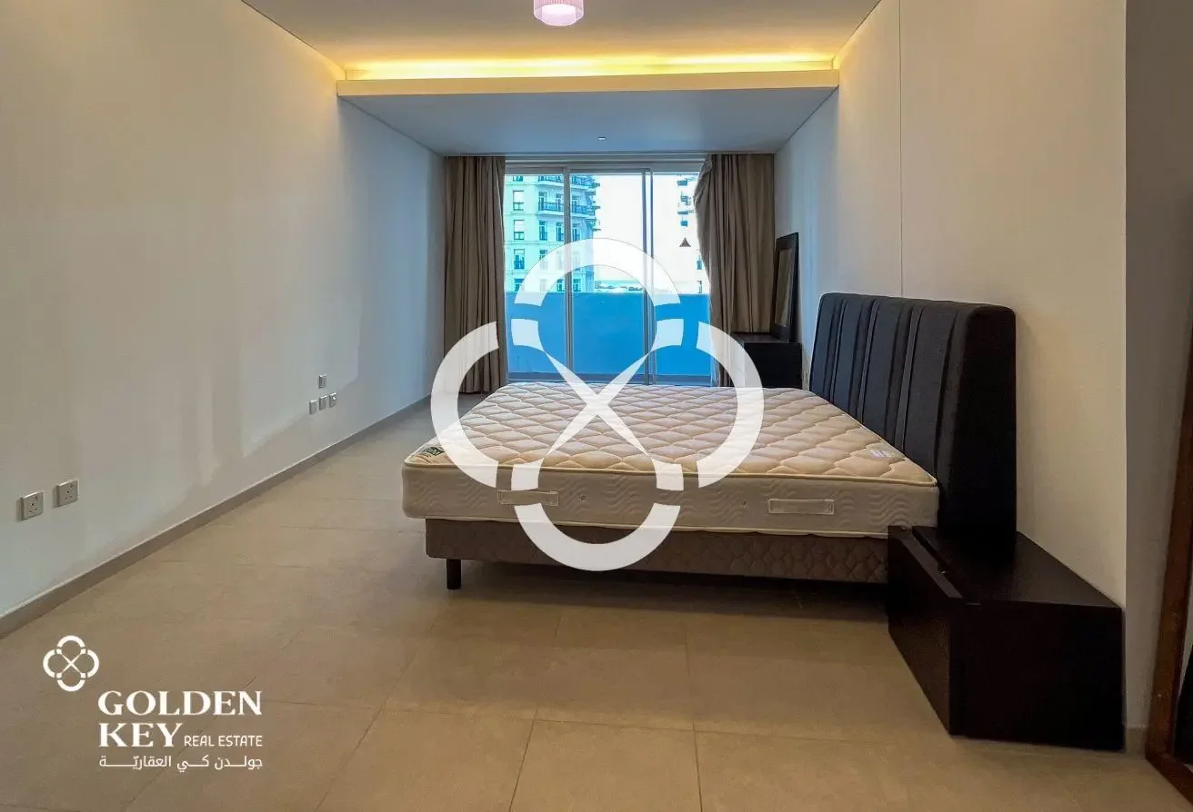 Fully Furnished 2BR with Balcony | Bills Included