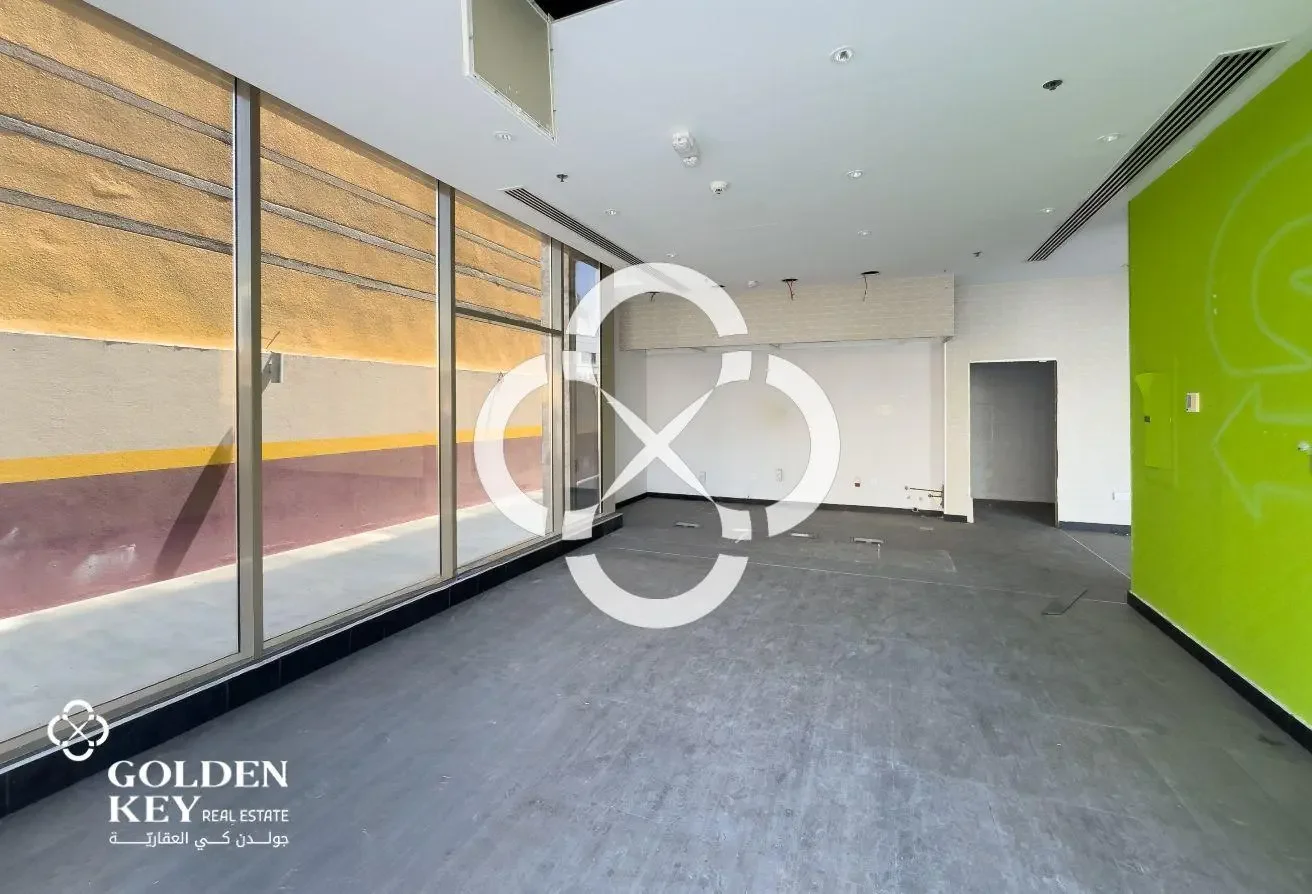 Retail Shop ꟷ Ideal for Grocery, Retail & Services