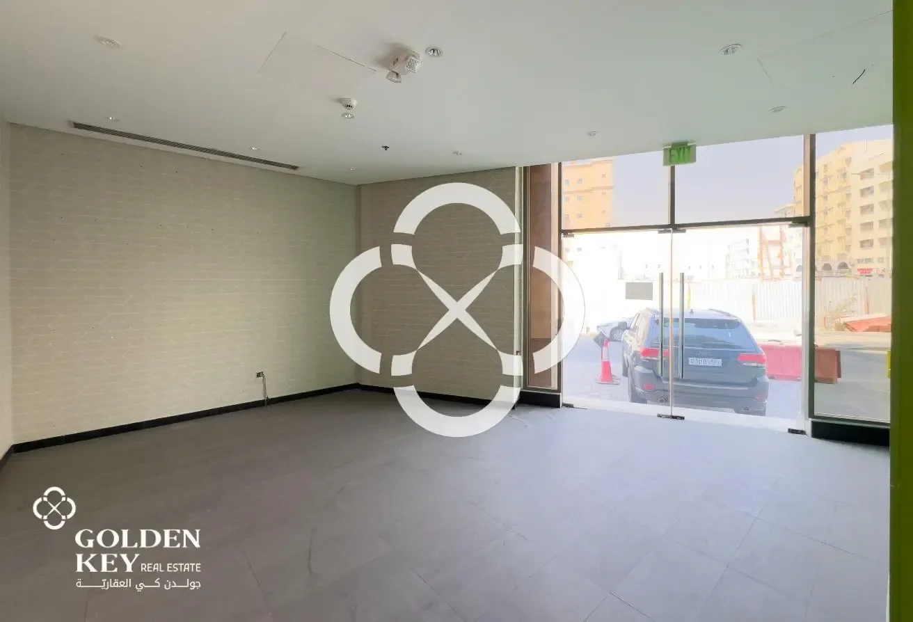 Retail Shop ꟷ Ideal for Grocery, Retail & Services