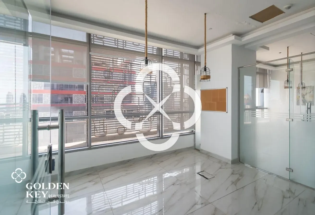 Fitted Office | High Floor | Sea View Balcony