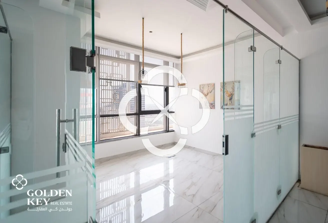 Fitted Office | High Floor | Sea View Balcony
