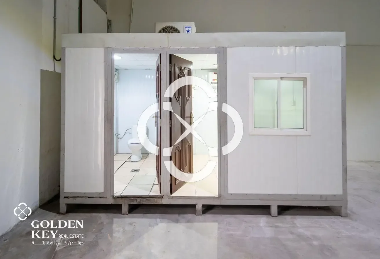 1,600 sqm | Ventilated Warehouse | Umm Salal