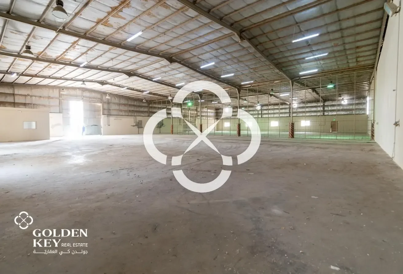 General Store + 16 Room for Rent 2500 SQM