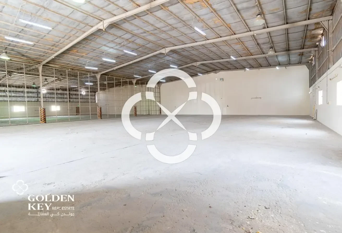 General Store + 16 Room for Rent 2500 SQM