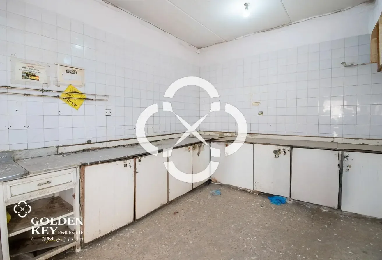 General Store + 16 Room for Rent 2500 SQM