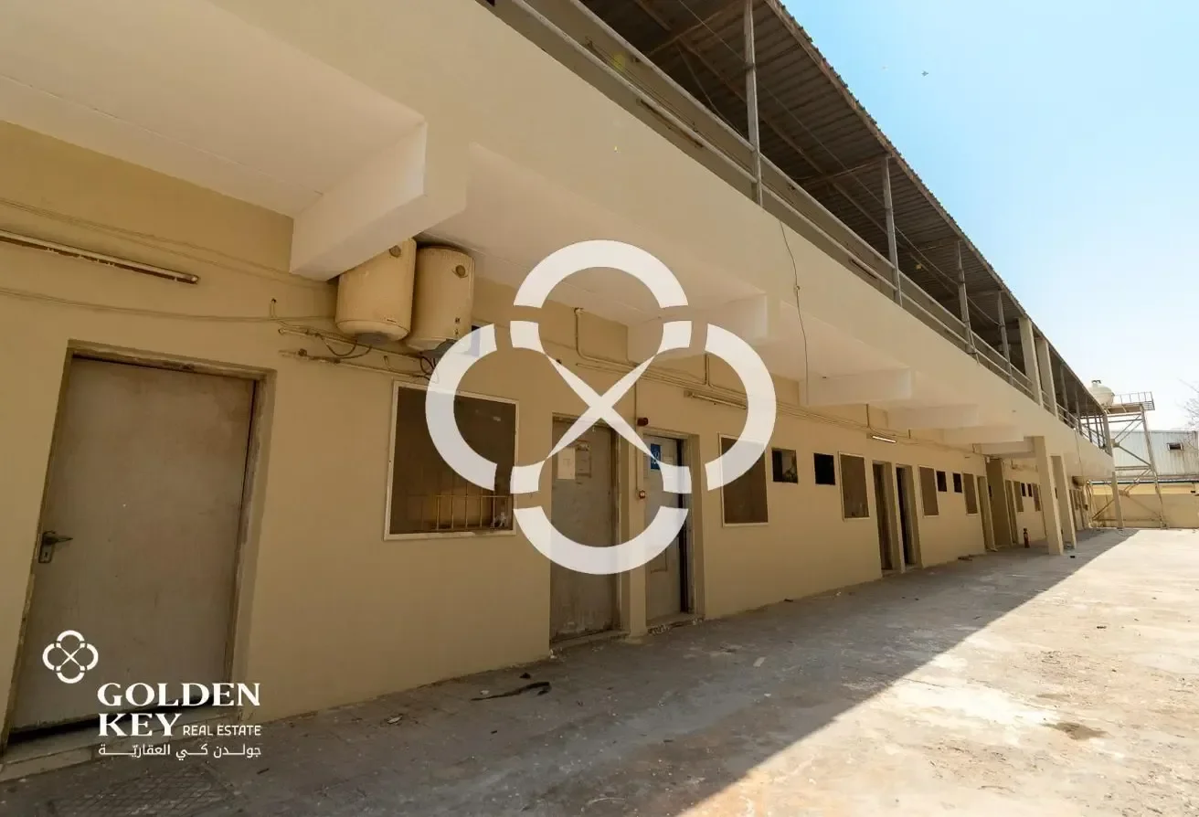 General Store + 16 Room for Rent 2500 SQM