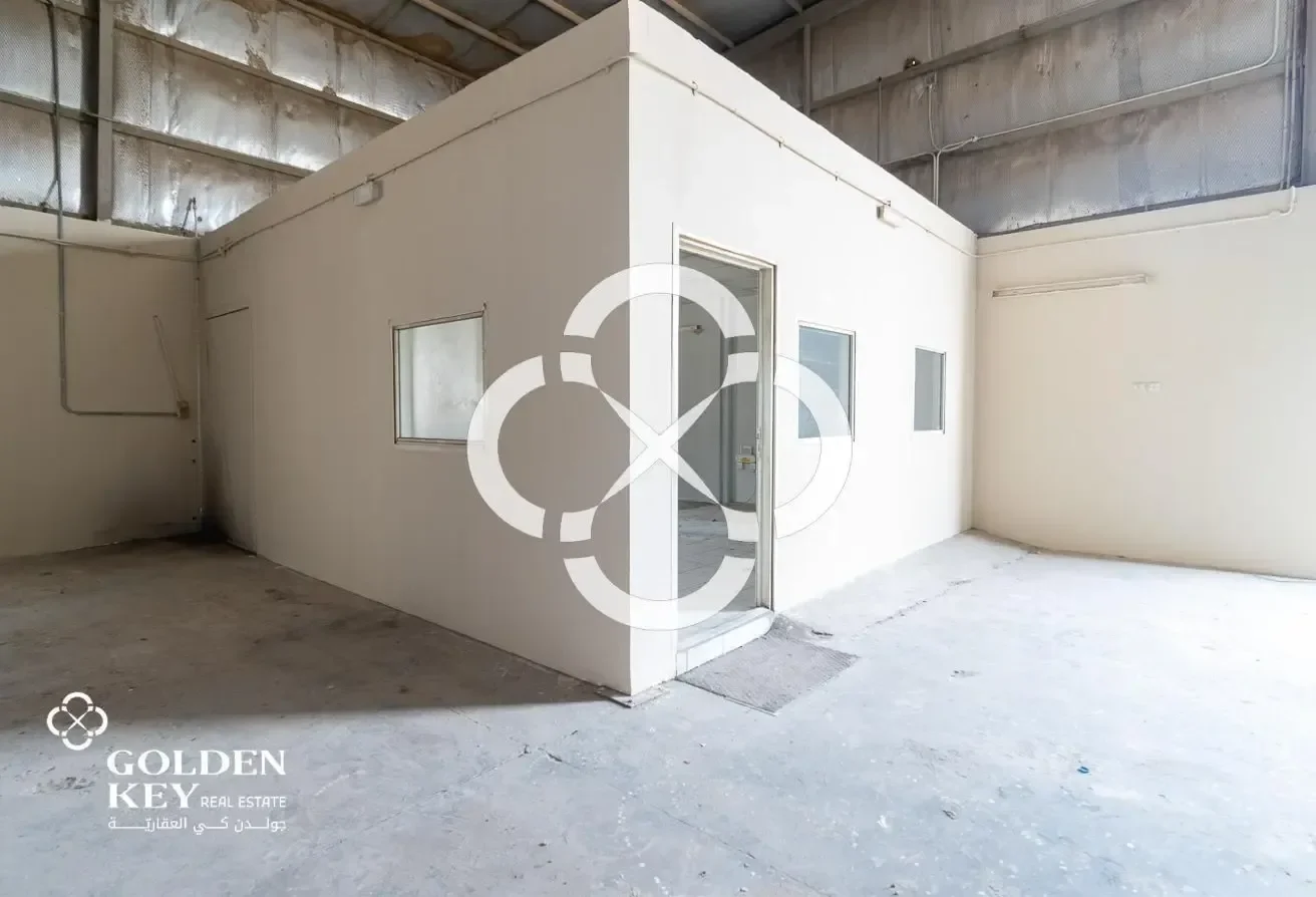 General Store + 16 Room for Rent 2500 SQM