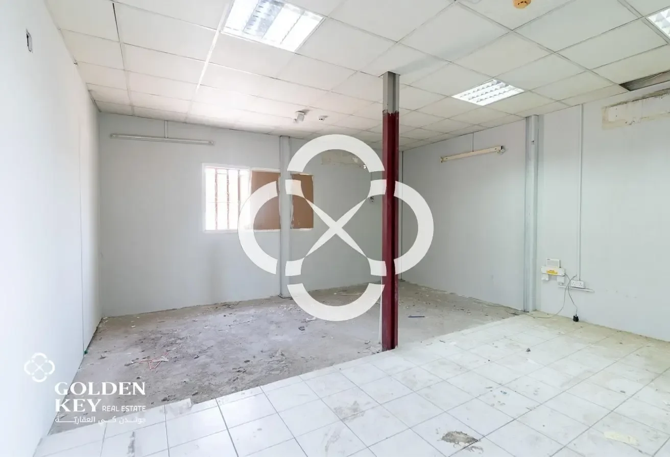 General Store + 16 Room for Rent 2500 SQM