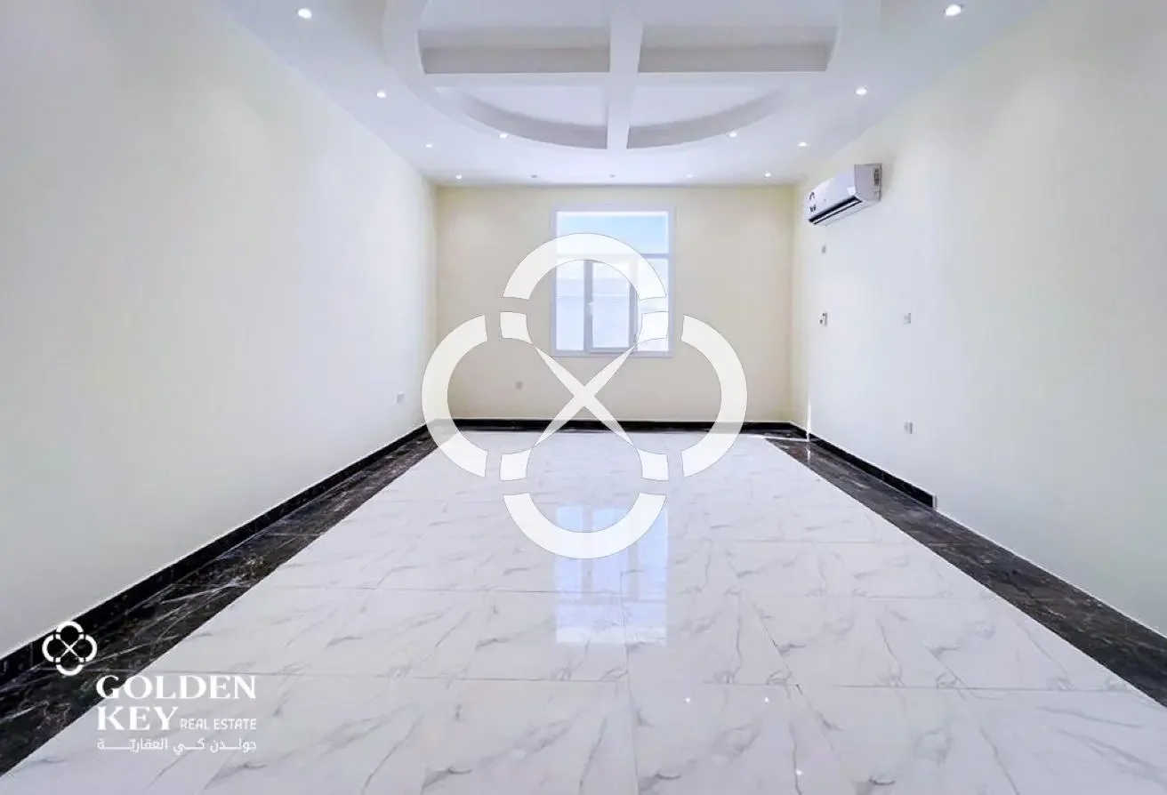 Spacious 4BR Villa with Penthouse | Unfurnished