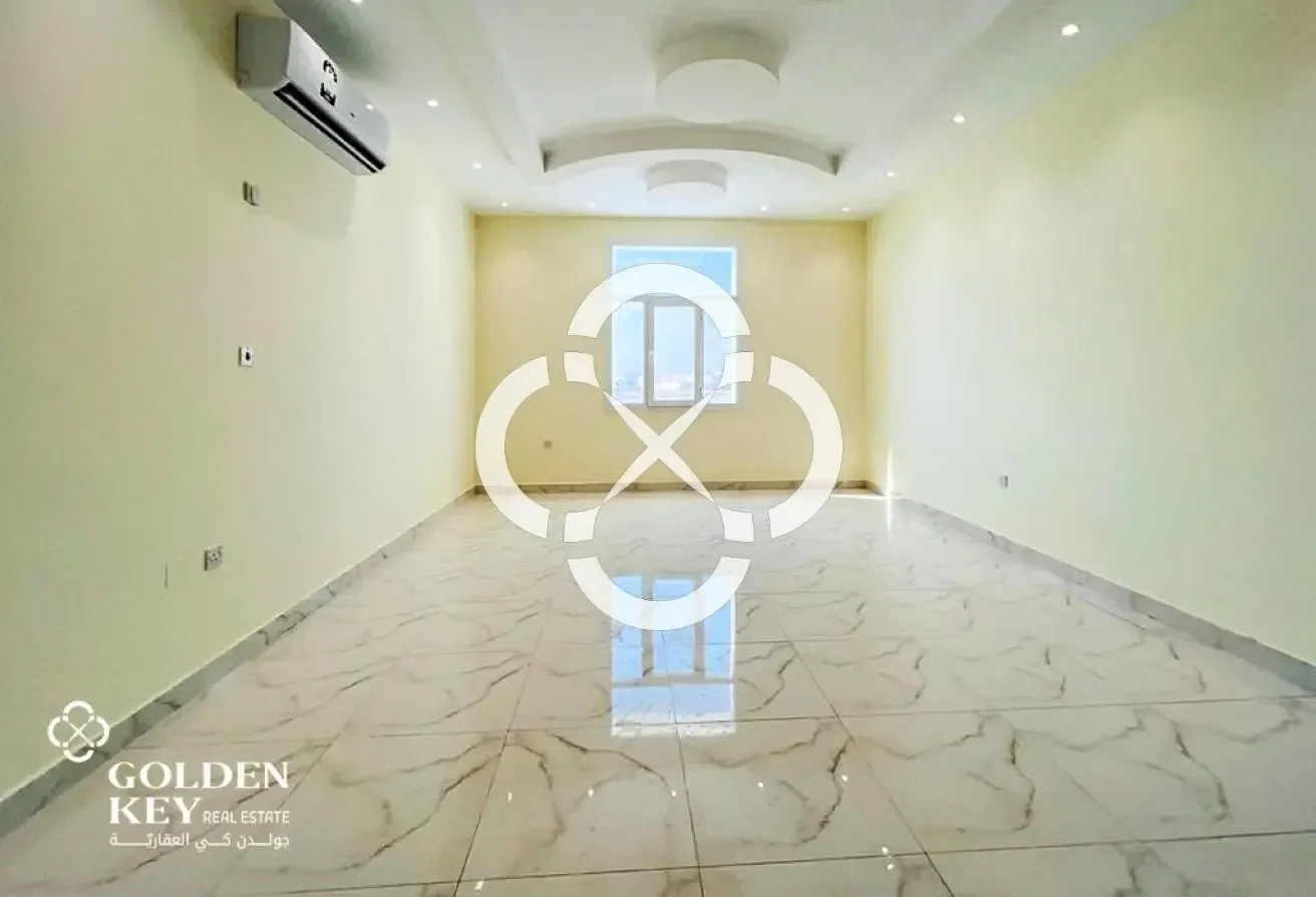 Spacious 4BR Villa with Penthouse | Unfurnished