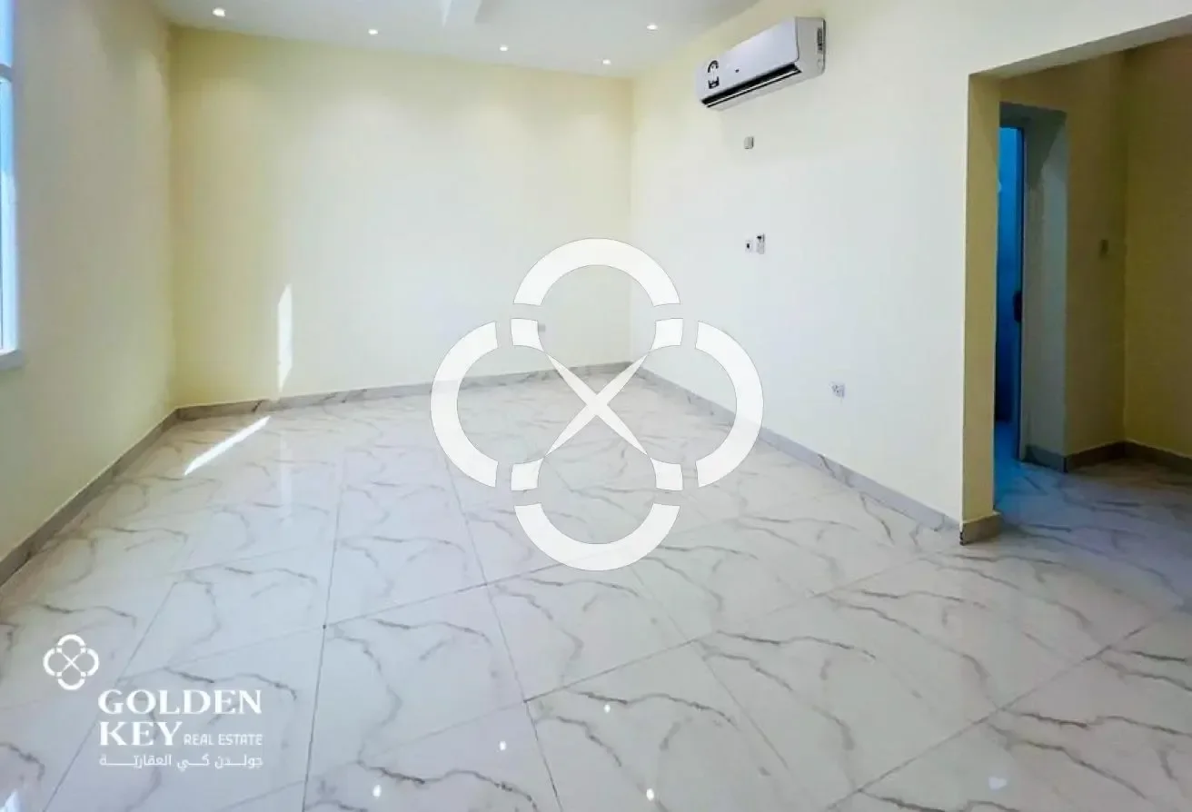 Spacious 4BR Villa with Penthouse | Unfurnished