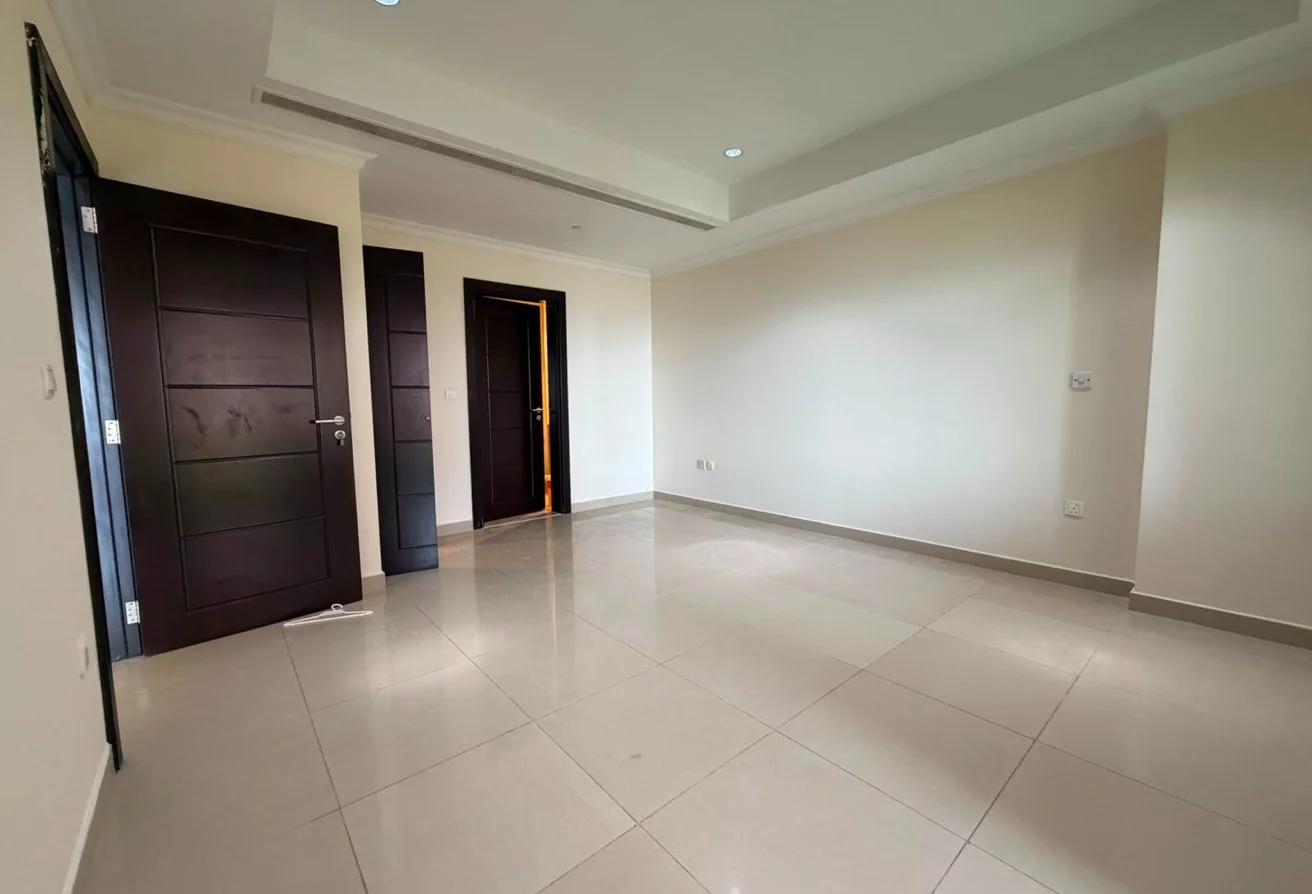 1BHK + Office - Unfurnished - Porto Arabia