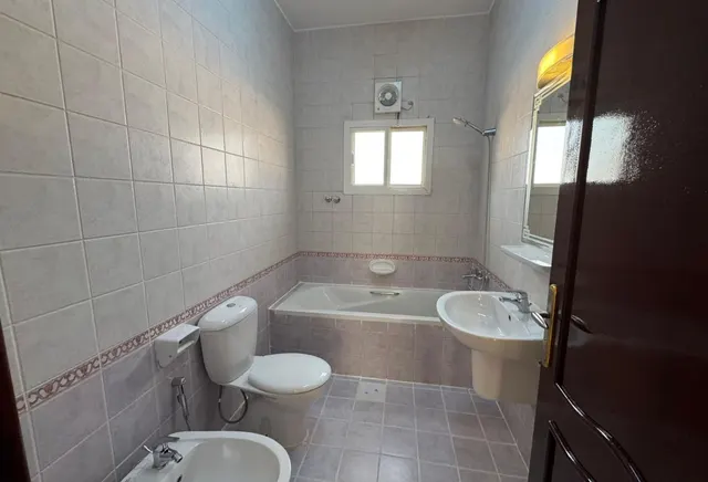 Elegant 4BHK Villa - Compound - Al Waab