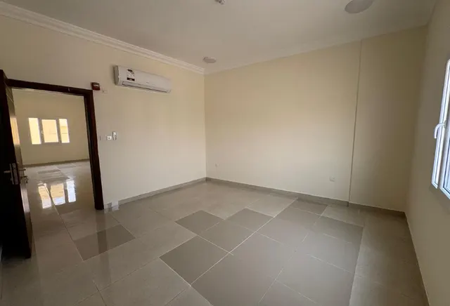 2 Bedroom Apartment with Covered Parking