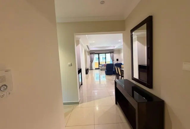 One bedroom plus office in Porto Arabia