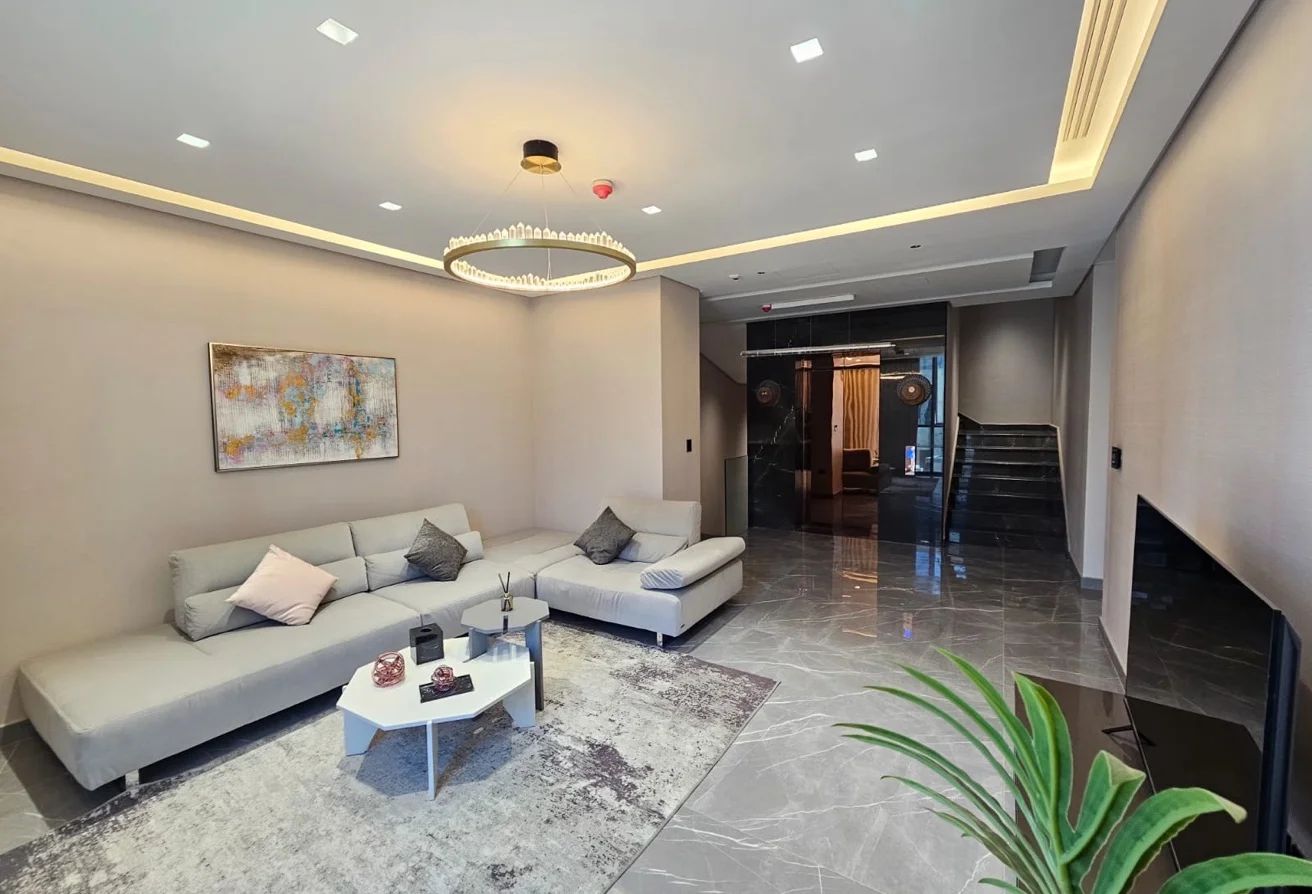 Luxury 4BHK + Maid - Unfurnished - Giardino, Pearl