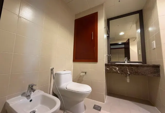 One bedroom plus office in Porto Arabia