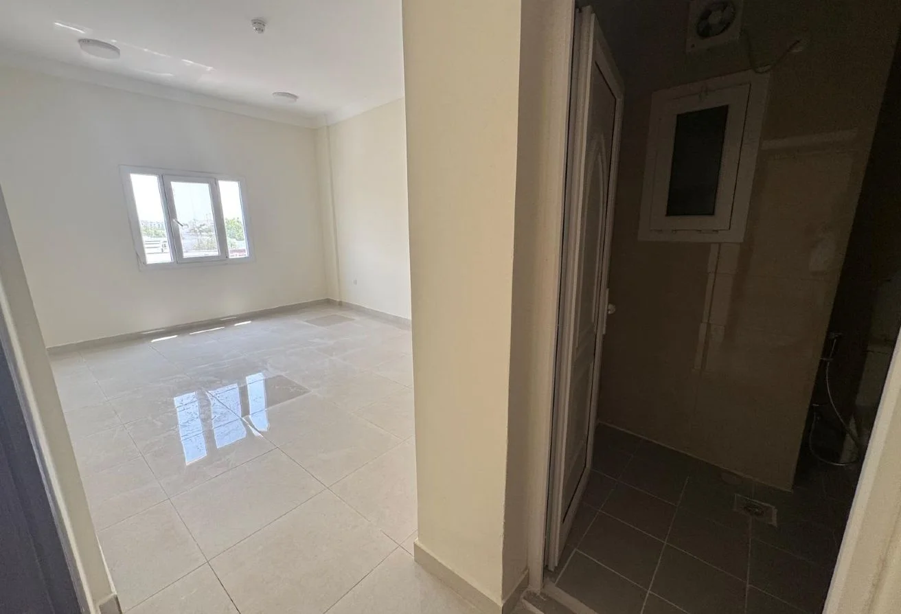 2 BR Apartment with Covered Parking in Unit 105