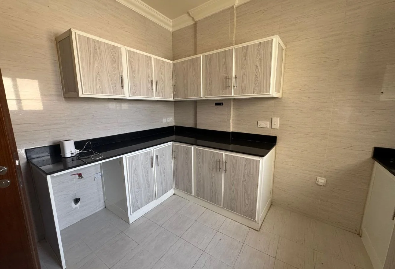 2 BR Apartment with Covered Parking in Unit 105