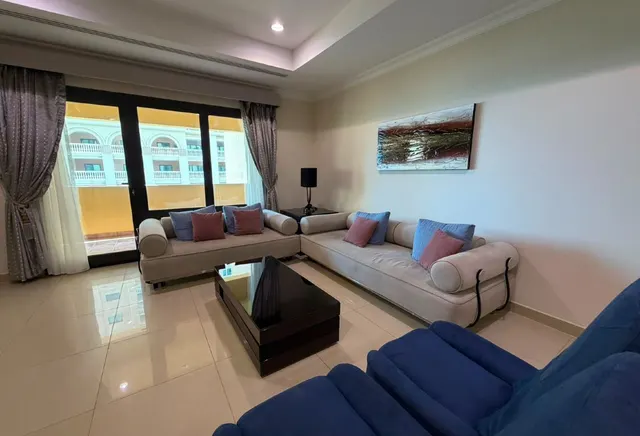 One bedroom plus office in Porto Arabia
