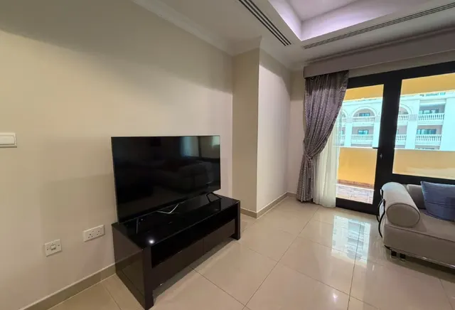 One bedroom plus office in Porto Arabia - view 3