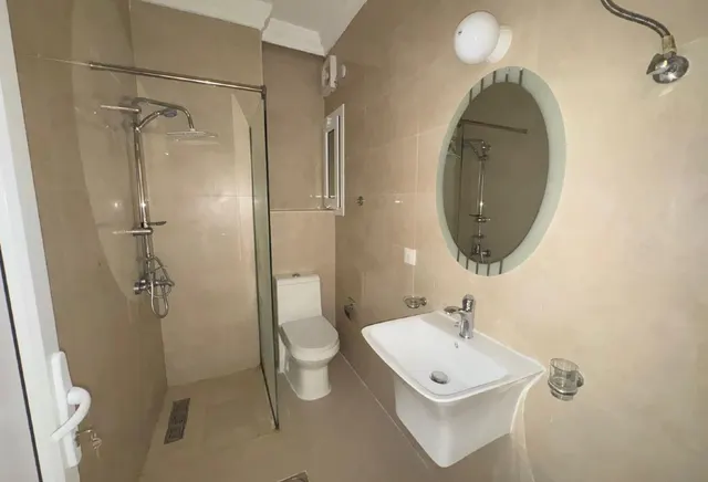 2 Bedroom Apartment with Covered Parking