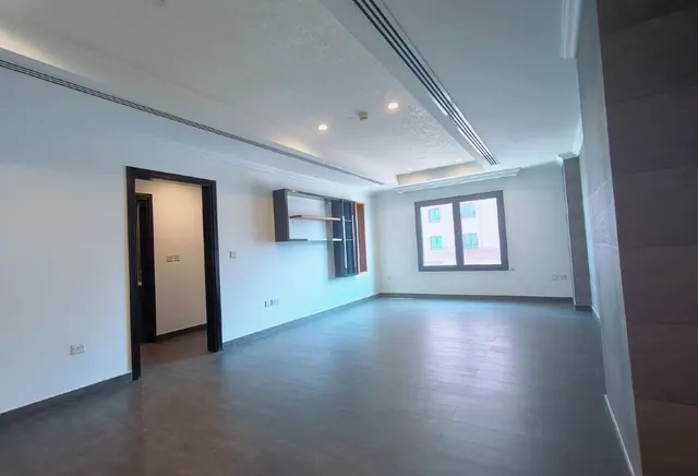 1 Bedroom Apartment for Rent| SF | in Porto Arabia - view 3
