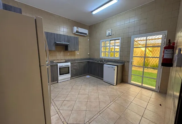 Elegant 4BHK Villa - Compound - Al Waab