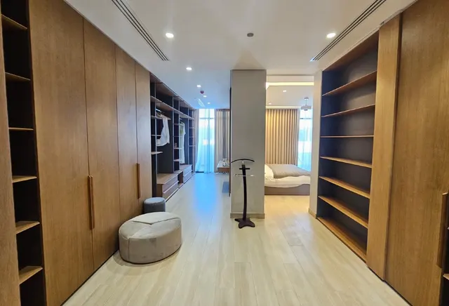 Luxurious 4 BHK + Majles + Maid Room in The Pearl